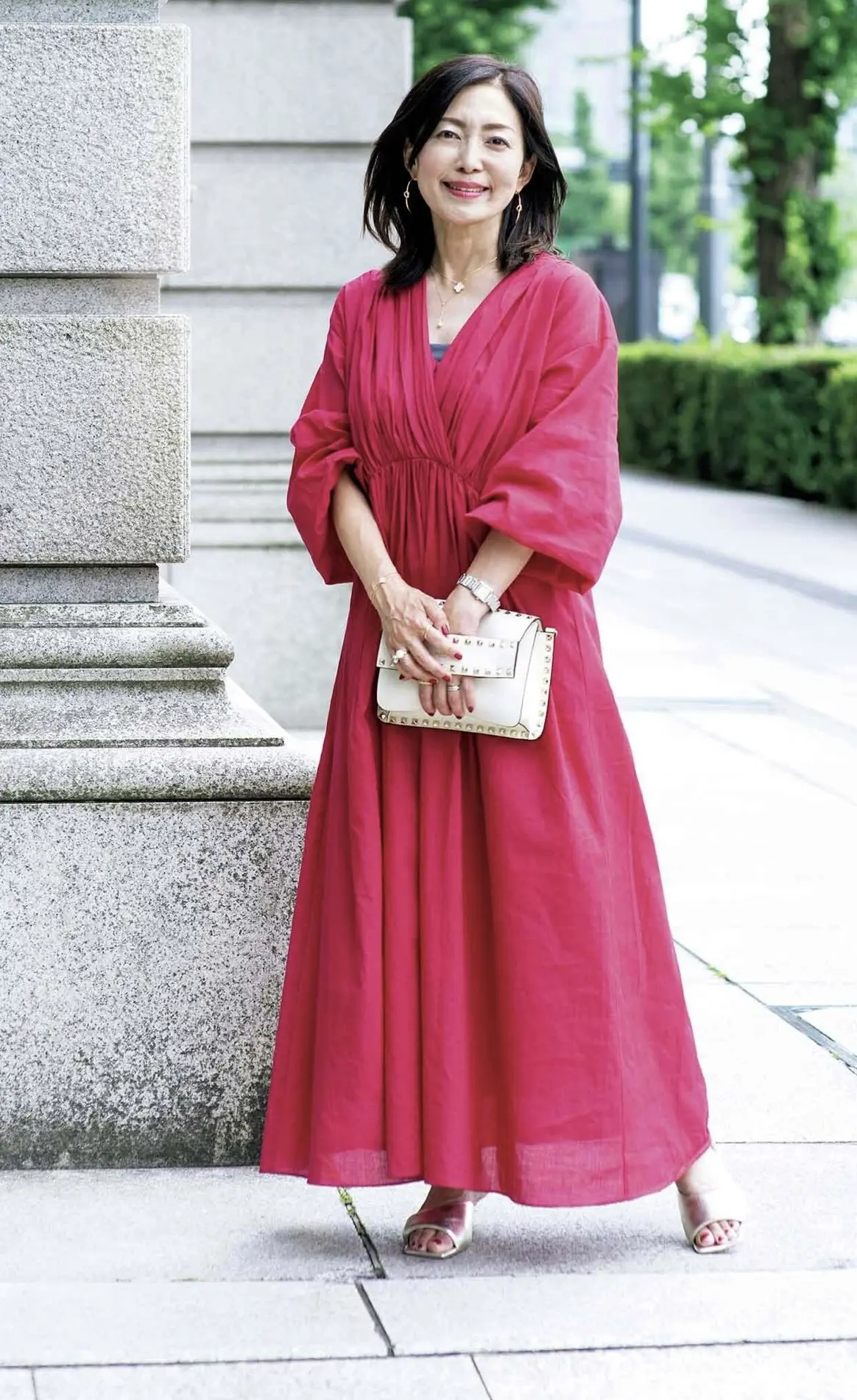 秋のお出掛けにも使えるワンピースを着てラの画像_7