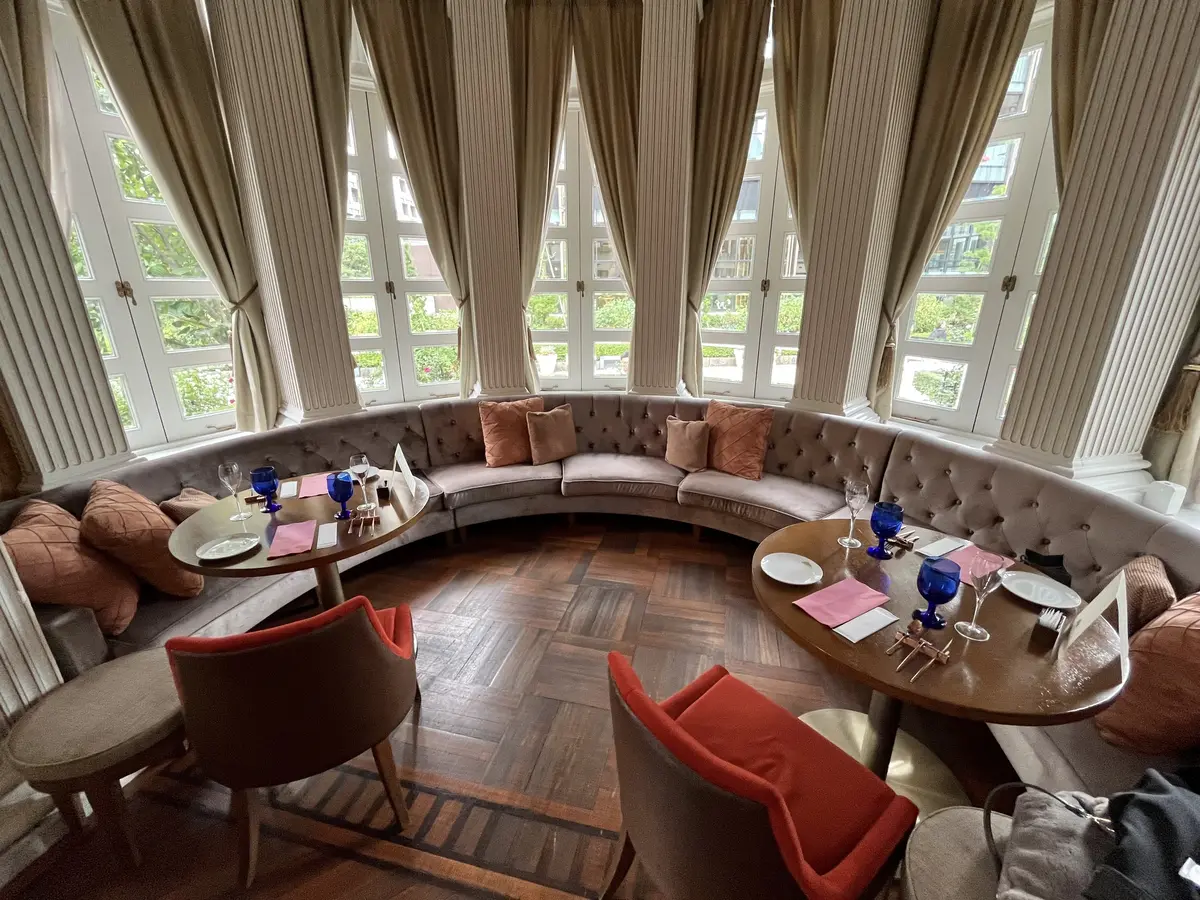 バラとアフタヌーンティーを楽しみにお気にの画像_12