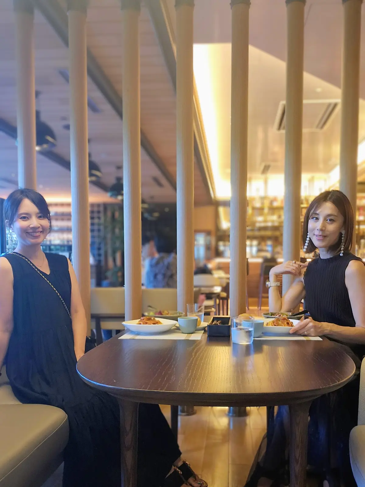 40代ファッション、黒ワンピース、秋コーデ、スタイルデリ、STYLE DELI、青山ランチ、地中海料理、ママ友ランチ、STELLAR WORKS