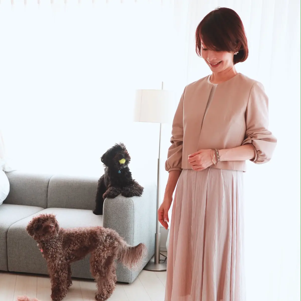 ベージュコーデ　レザージャケット