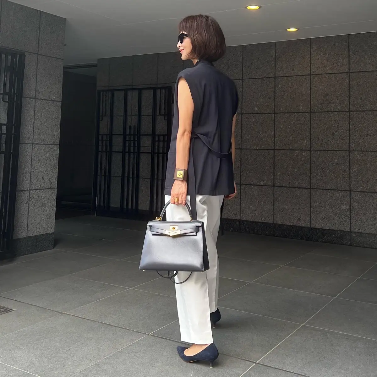 秋を始めるネイビー2コーデの画像_5