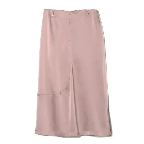 モードな着こなしに、春の軽やかさを漂わせの画像_5