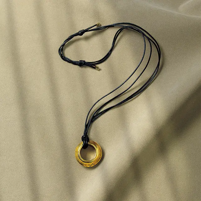 ザ・ロウのペンダント ネックレス