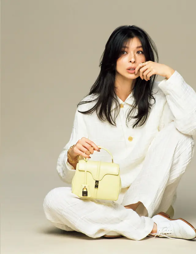 クラシカルなフォルムに感度の高いカラー。たちまちおしゃれ上手に