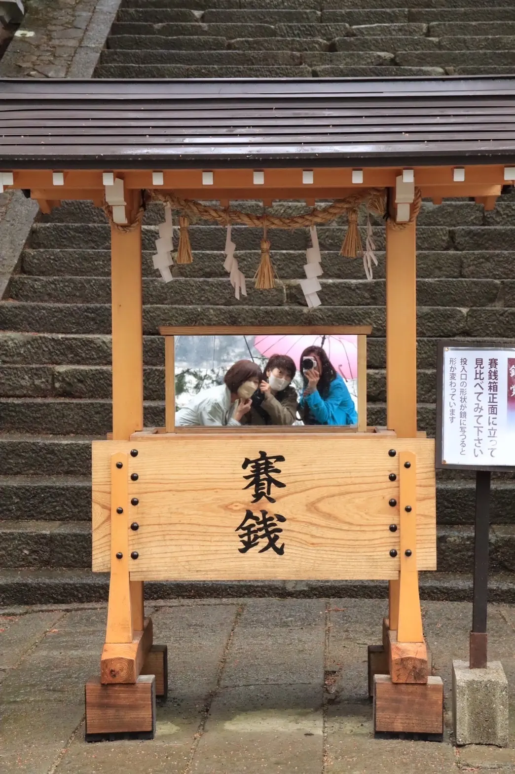 雨模様の春の高山祭の画像_10