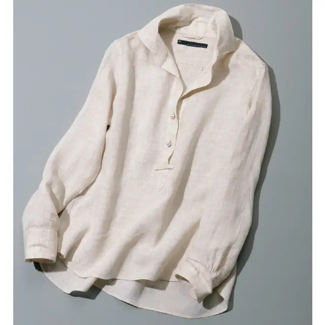 ドライな肌触りのリネンシャツでこなれ感たっぷりに