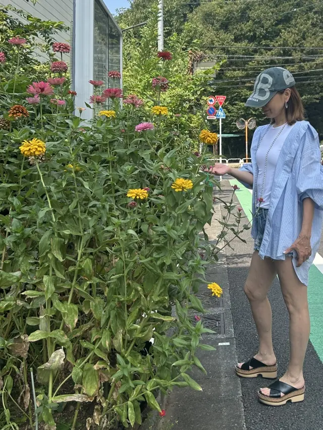 残暑を楽しむショートパンツ×長袖シャツでの画像_8