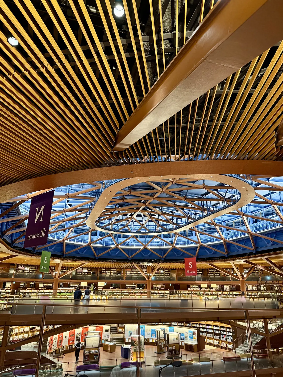 石川県　金沢市　金沢観光　石川県立図書館　図書館　金沢観光　金沢観光スポット　観光スポット　金沢神社　建築美　金澤神社　金沢神社　石浦神社　神社巡り　白蛇龍神　白蛇　金沢観光スポット　