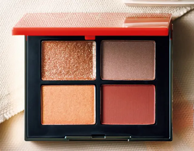 クワッドアイシャドー 02459（1月1日〜限定発売）