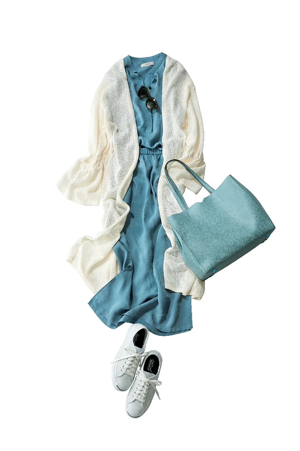  きれいめシーンでも臆せず過ごせる、白のの画像_5