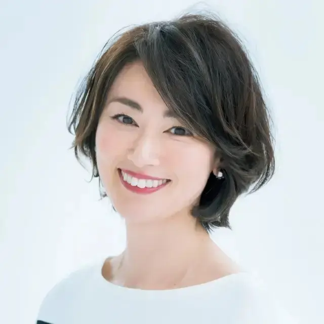 どんな顔型にも似合う！華やかで女性らしい雰囲気「50代のショートボブ」7選