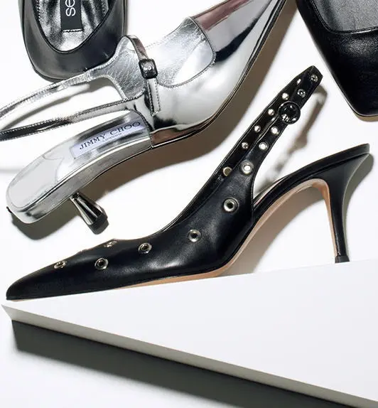 靴（7）￥160,600／ジャンヴィト ロッシ ジャパン（ジャンヴィト ロッシ）