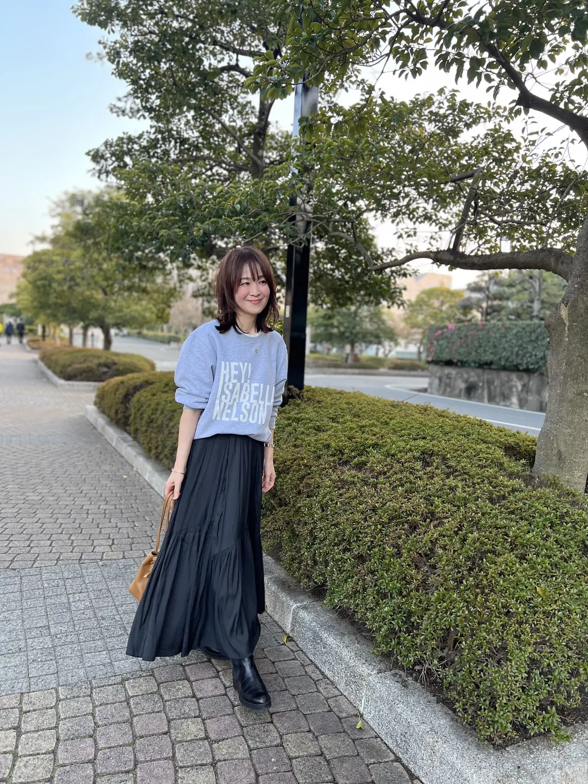 グレーのロゴトレーナーで春コーデの画像_4