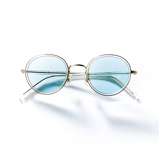 サングラ ス￥38,500／アヤメ