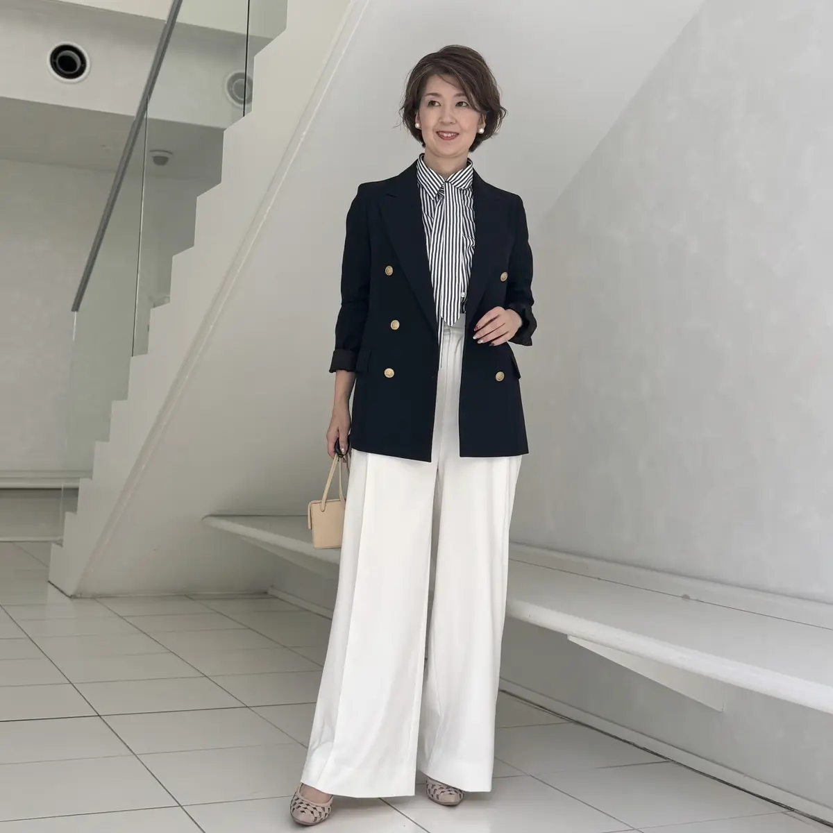 白パンツで楽しむ大人のシンプルおしゃれの画像_7