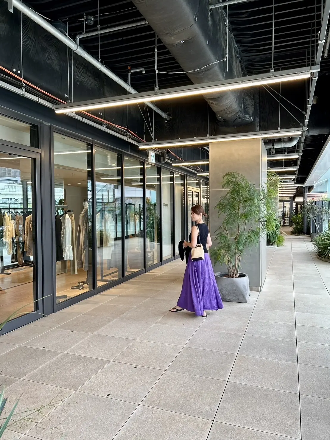 差し色リネンスカートで横浜への画像_13