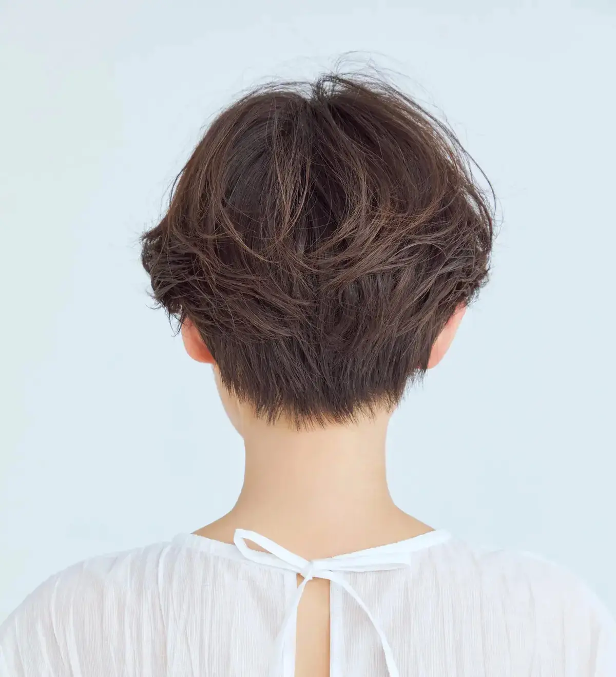 洗練カラーでふんわり感とおしゃれ感のあるショートヘア