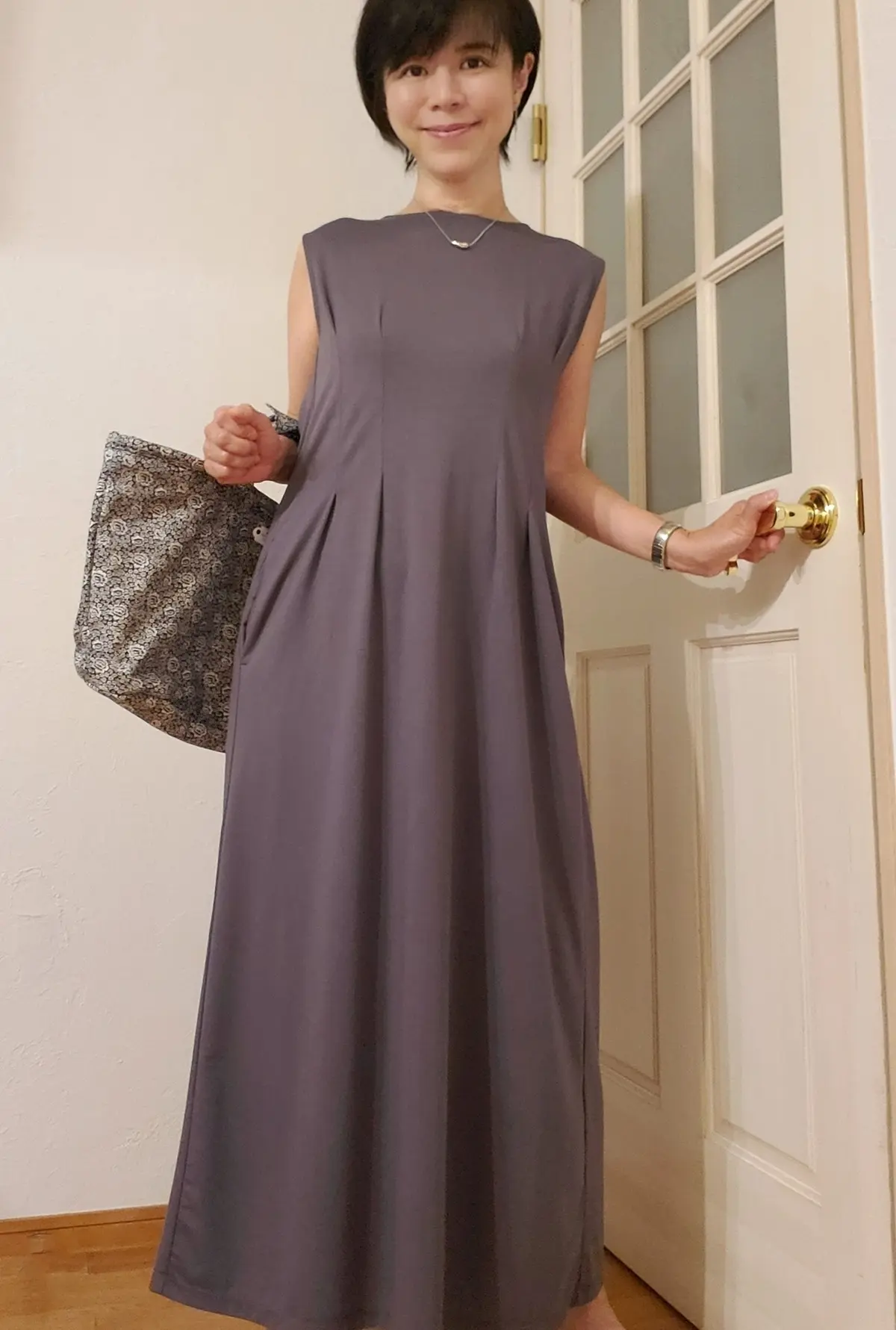 ワンピース:AZUL by moussy   バッグ:OLDMAN′ S TAILOR