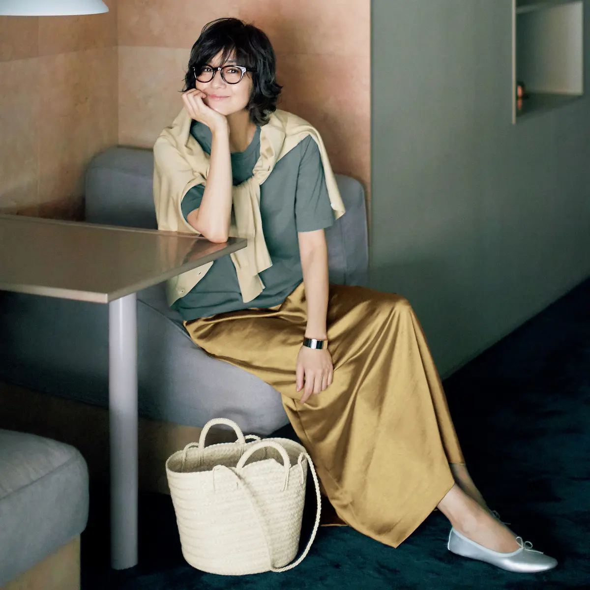 「E by éclat」大人五分袖Tシャツ、艶とろIラインスカート