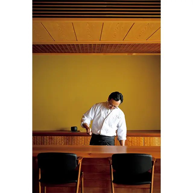 「京都吉兆」で修行したご 主人の左嵜謙祐さん。