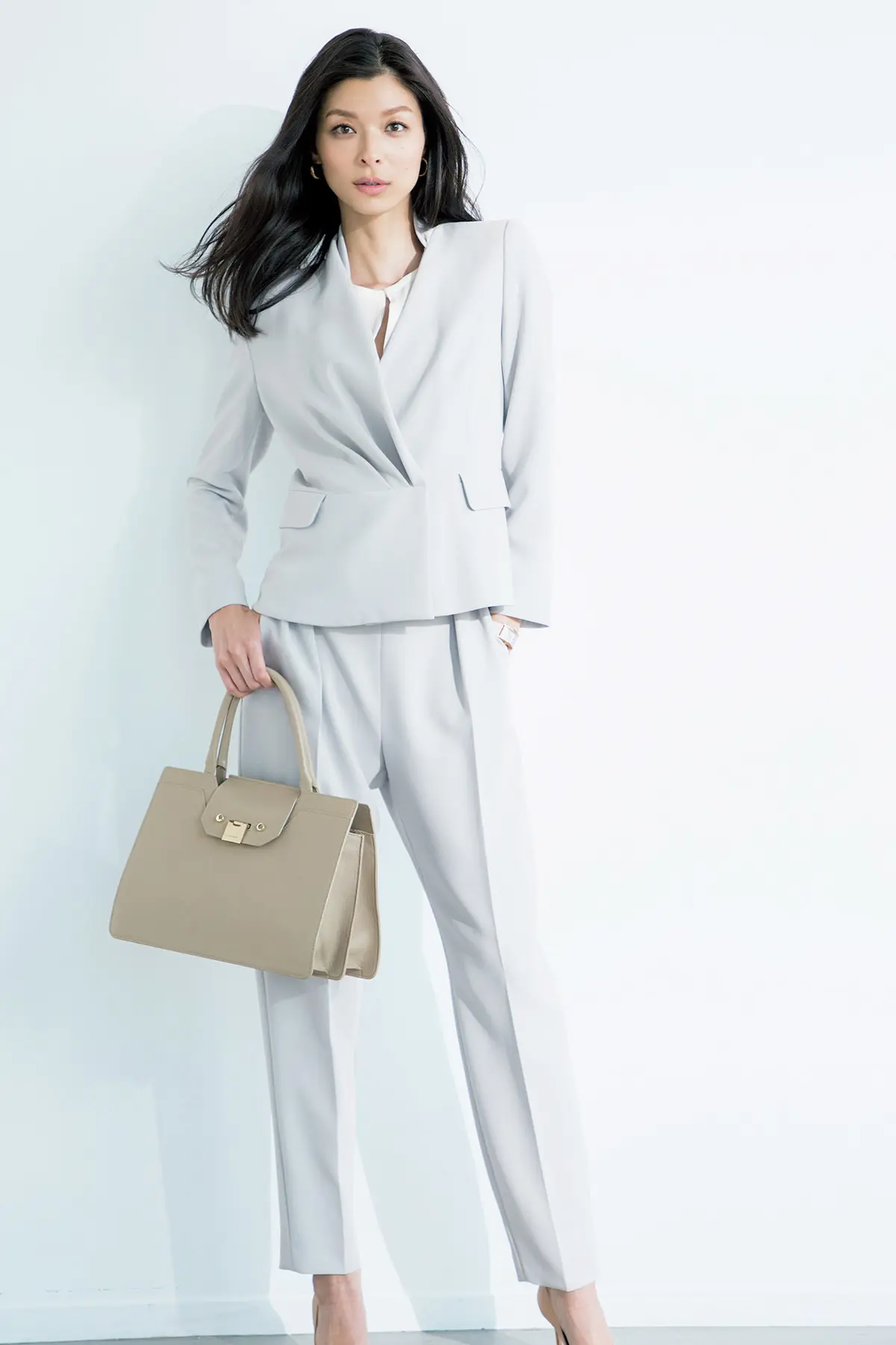 スーツに定評のあるブランドの「春スーツ」の画像_1