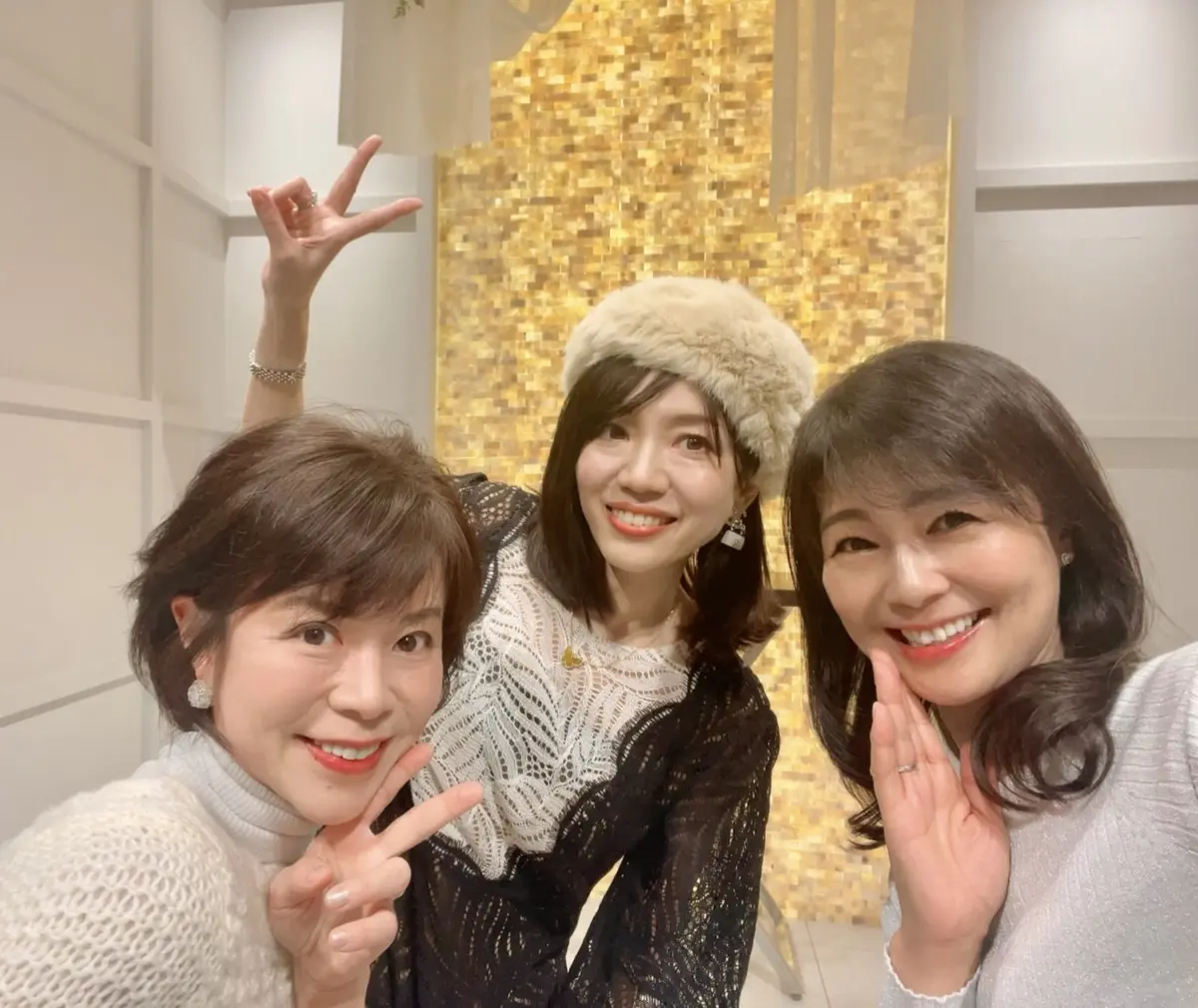 XEX日本橋、イタリアン、イタリア料理、Jマダム、集合写真、記念写真、個室、貸し切り、舞台、日本橋、三越前、日本橋室町野村ビル、ワイン、ブュッフェ、飲み放題、食べ放題、フリーフロー、パーティー、貸し切りパーティー、立食パーティー、クリスマスパーティー