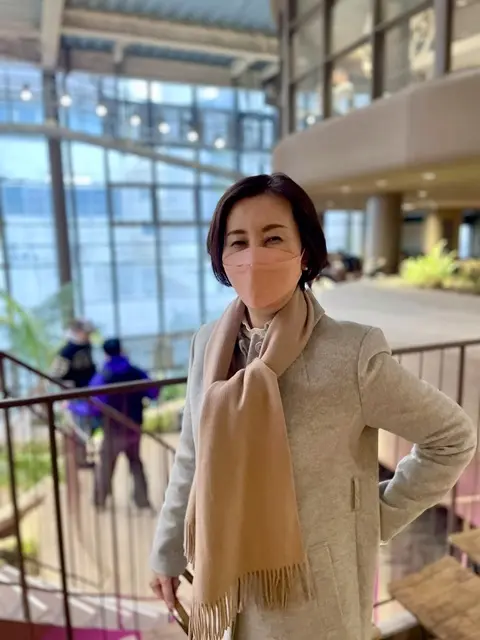 渋谷区ふれあい植物センターの階段。上にはカフェ