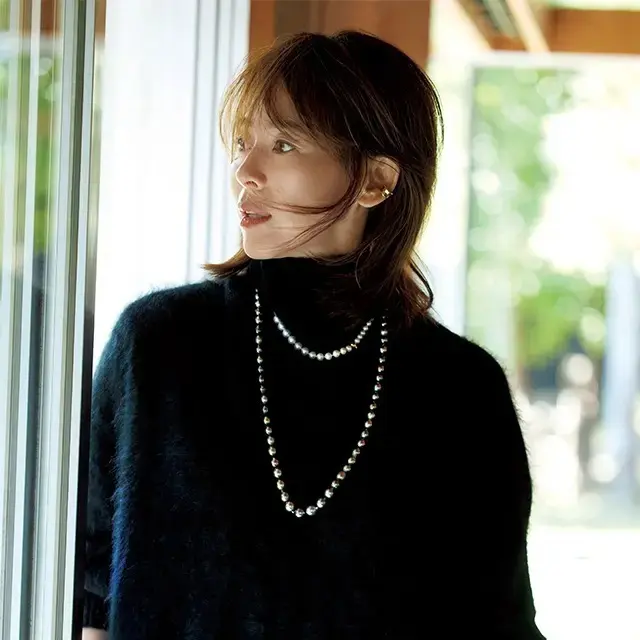 定番冬服があか抜ける！「黒タートル×ジュエリー」コーデ6選