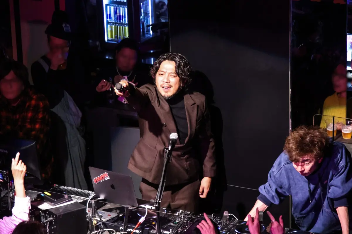 【SATURDAY NIGHT FEVEの画像_3