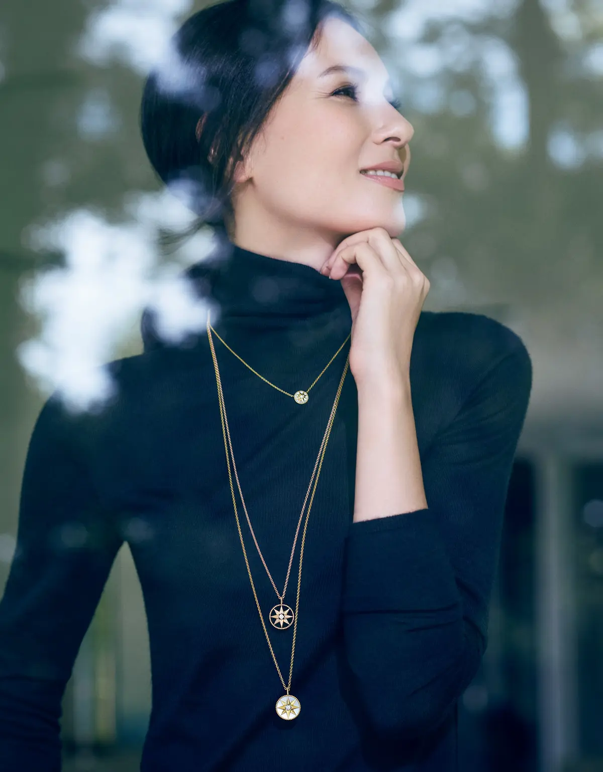 冬のシンプルな装いに、"華"をプラスの画像_2