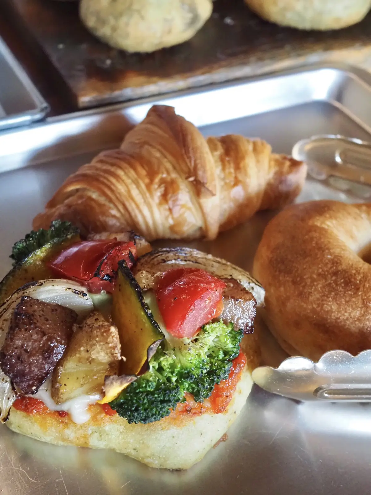 鎌倉、海の近く。桜と浜辺とパン屋さんへ朝の画像_21