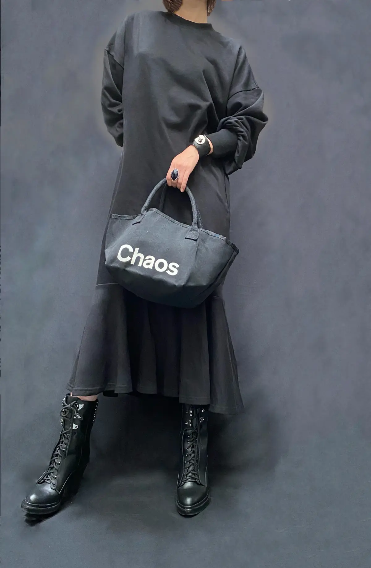 おしゃれなアラフィーのお気に入りバッグ「カオス×エクラ」黒バスケット型トート