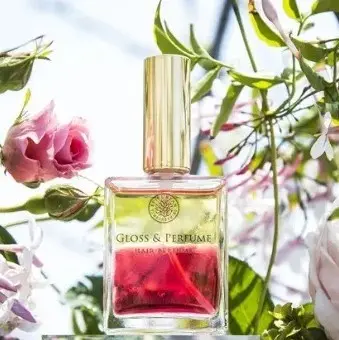 YUMEDREAMING エピキュリアン　グロス＆パフューム「i」 ￥5,280（税込）