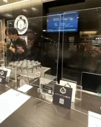 伊勢丹新宿店　スタンドバー　クラフトビール　注ぎ手