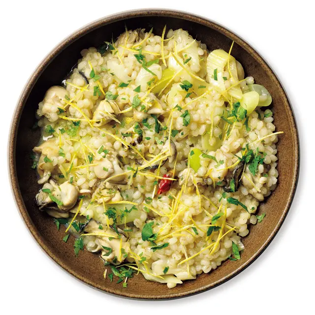 牡蠣と白ねぎのオルゾット（大麦のリゾット仕立て）