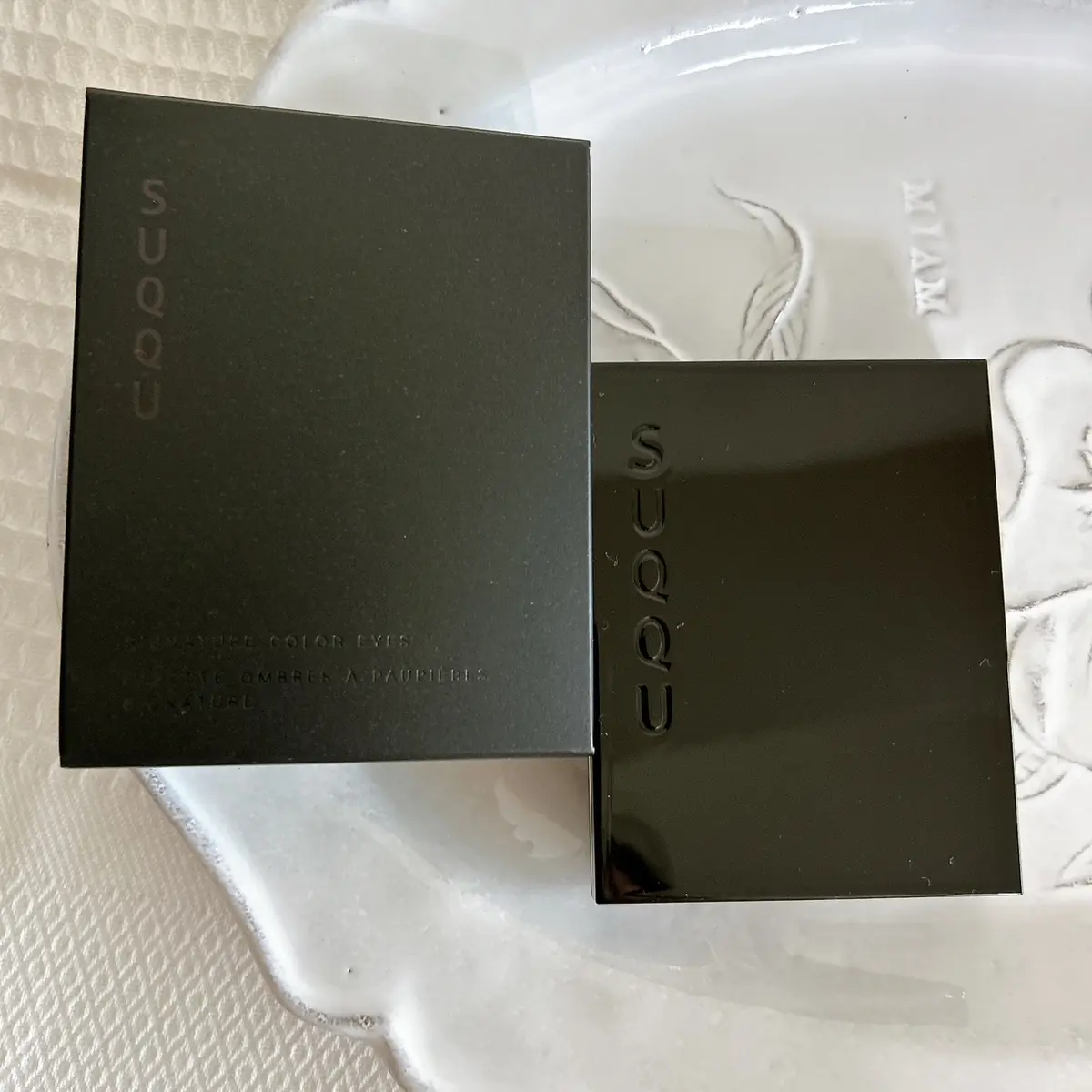 2026年秋新色アイパレット SUQQU　シグニチャー カラー アイズ　15 ケース