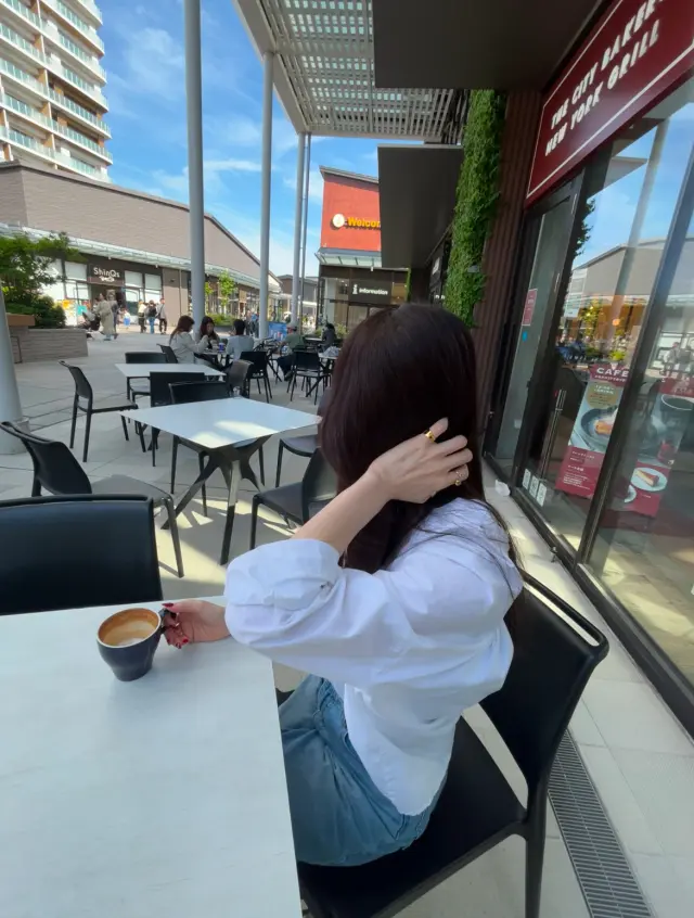 白シャツとジーンズの王道コーデ⭐︎の画像_11