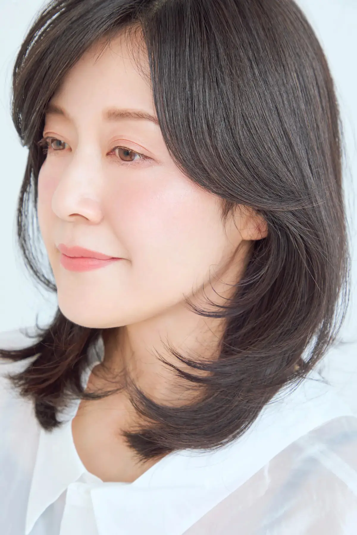 伸びにくい産毛やおくれ毛を、“陰影”として活用