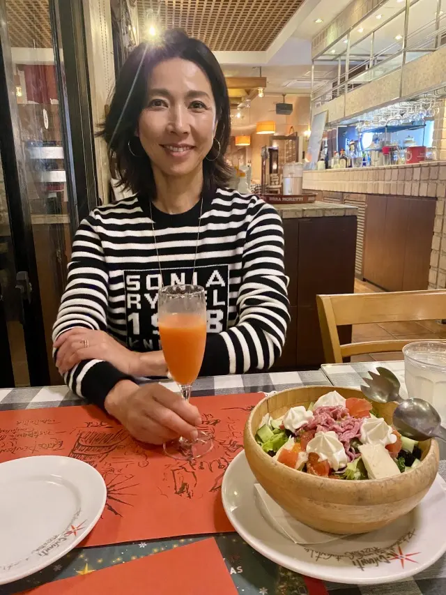 大人カジュアルでお出かけの画像_3