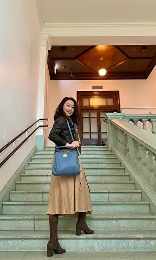 美術館内の階段にて