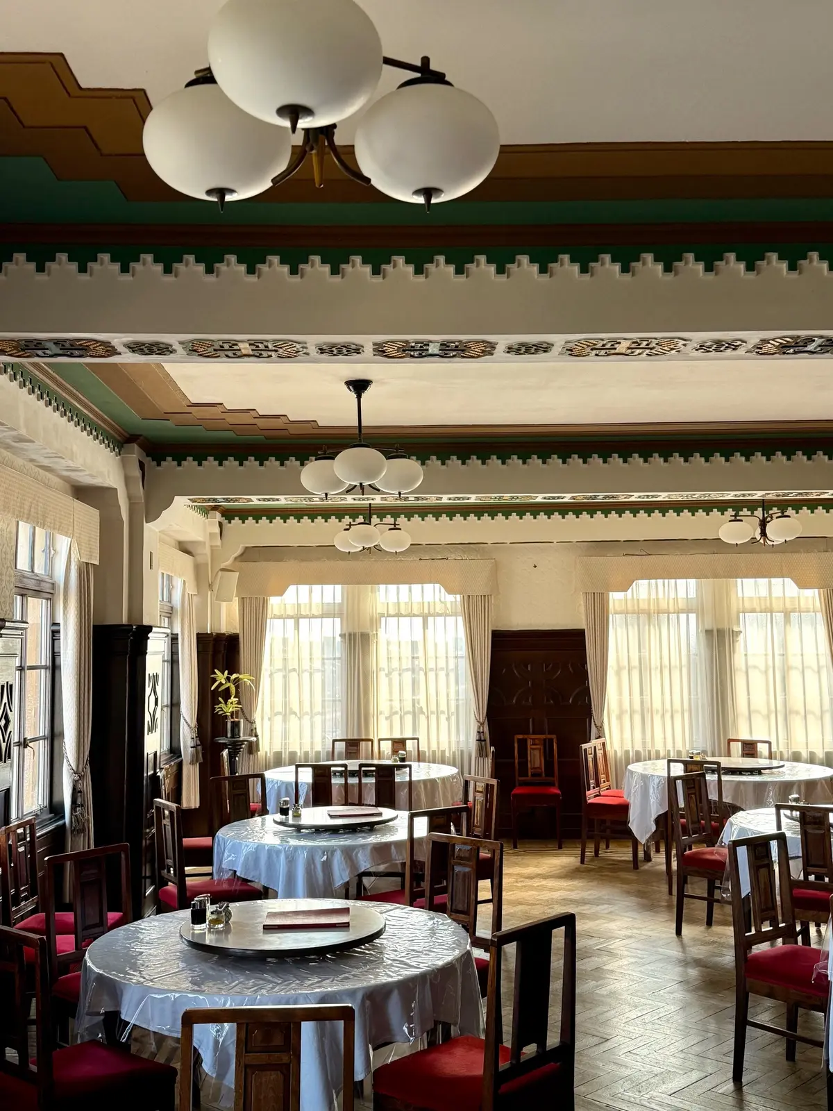 京都　中華料理店　東華菜館　ヴォーリズ建築