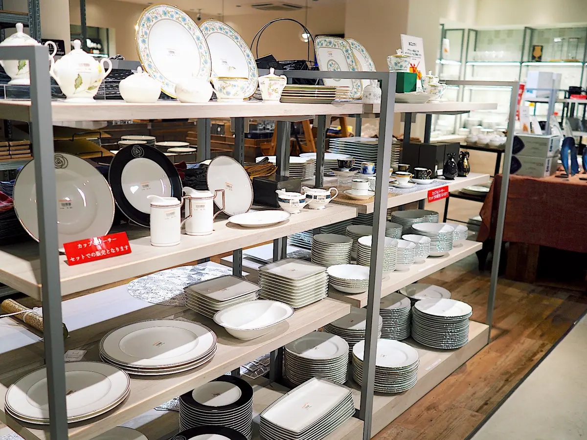 ジレコーデで華やかな洋食器の世界へ！の画像_3