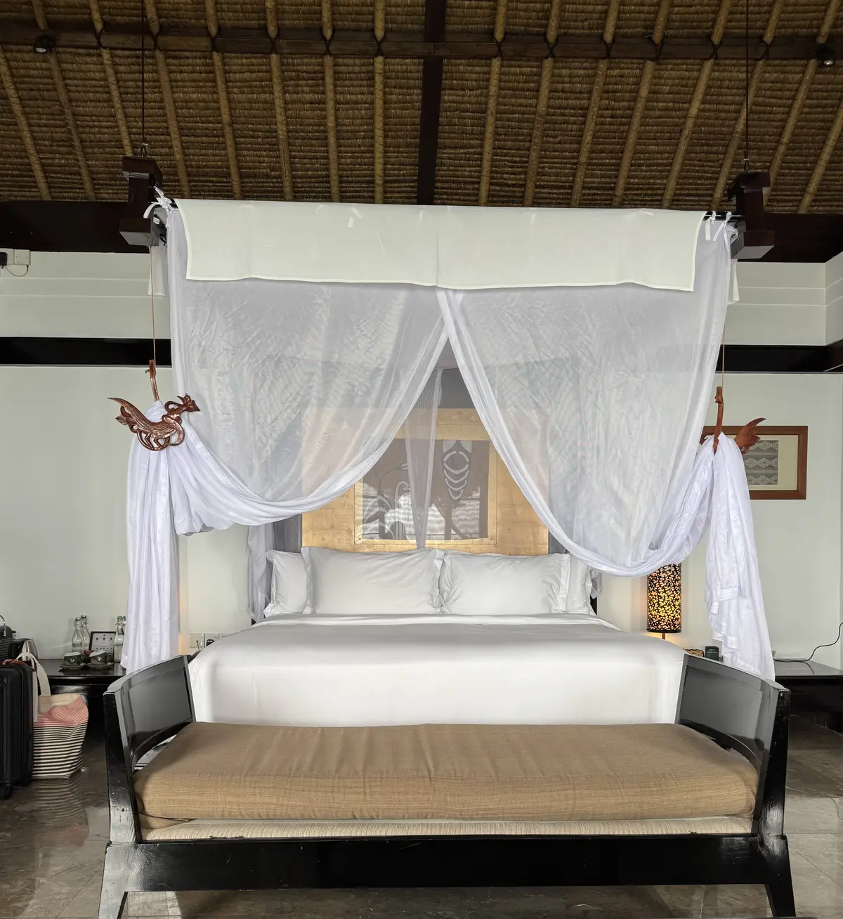 天蓋付きベッド