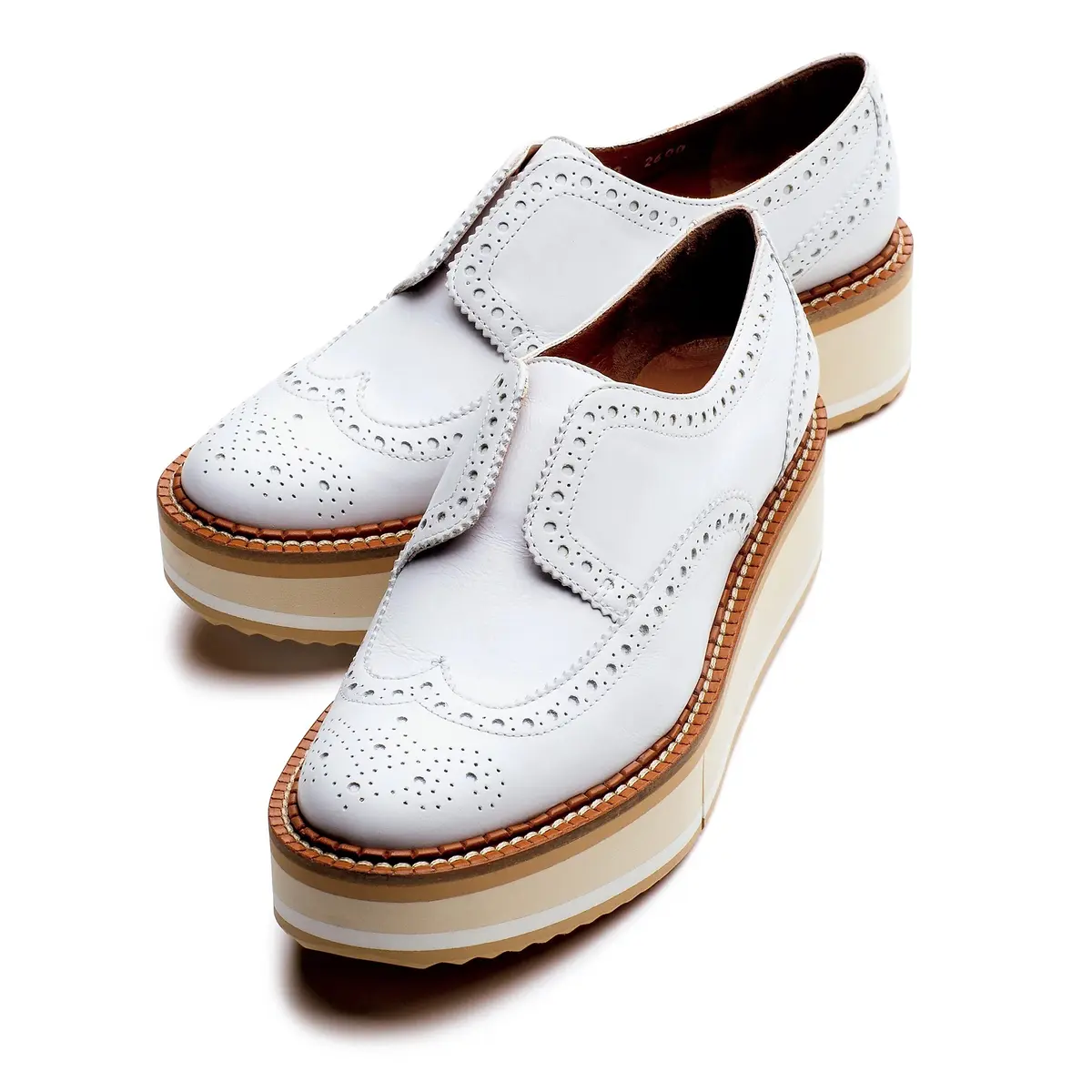 シンプルスタイルを格上げする“ひとワザ”の画像_16