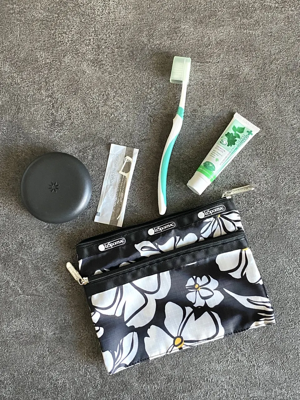 éclat4月号付録はLeSportsacコラボの「大人の花柄ポーチ」②