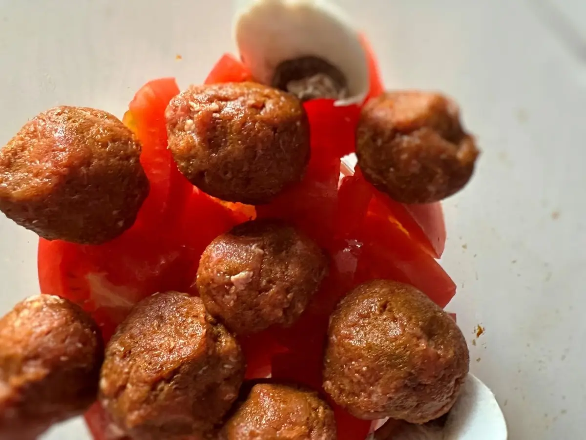 OurAge×Webエクラ　マッシュルームとミートボールのカレーレシピ作り方　ひき肉　トマト　マッシュルーム