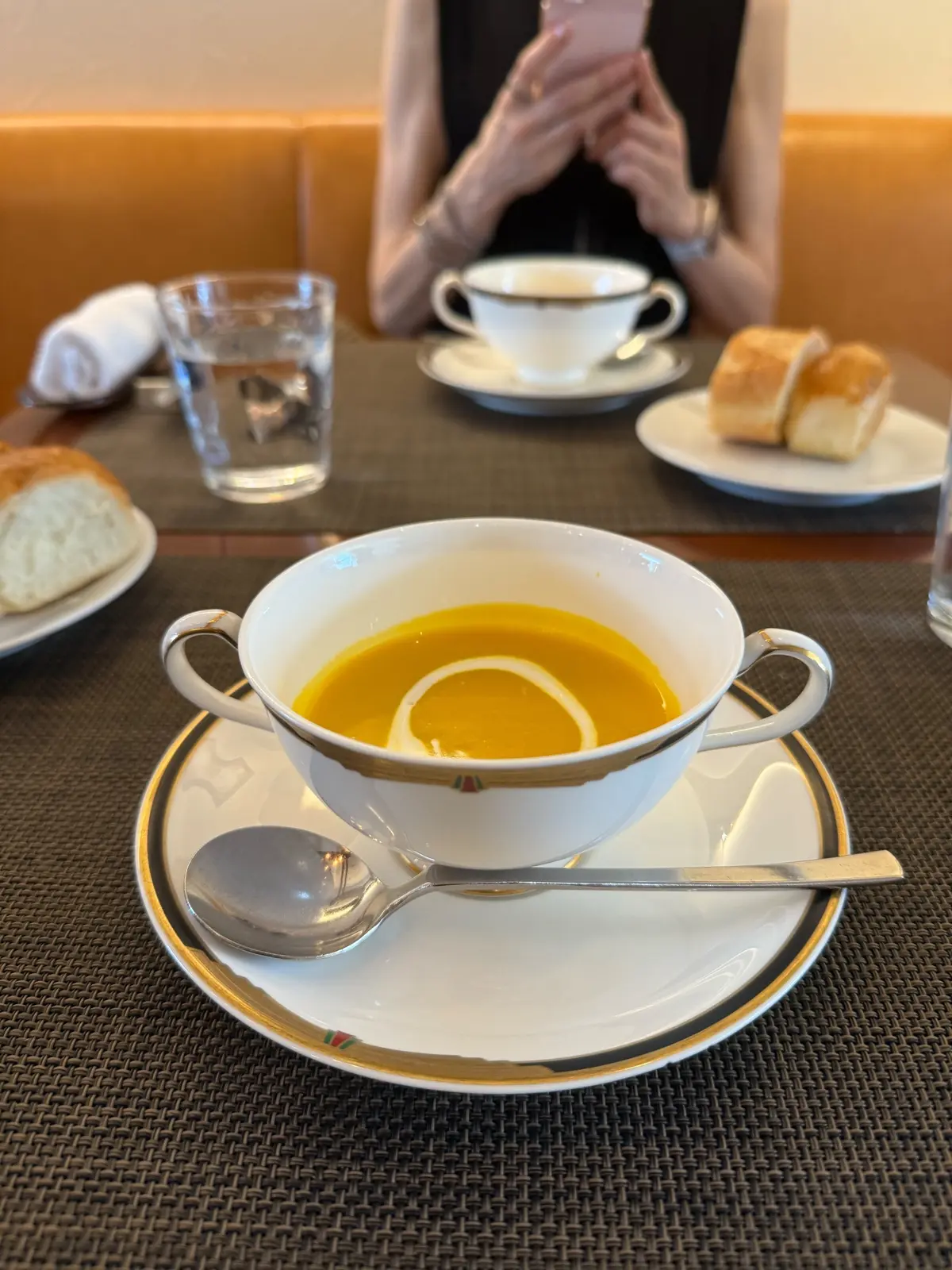 北千住　フレンチ　ビストロウエハラ　料理写真　スープ