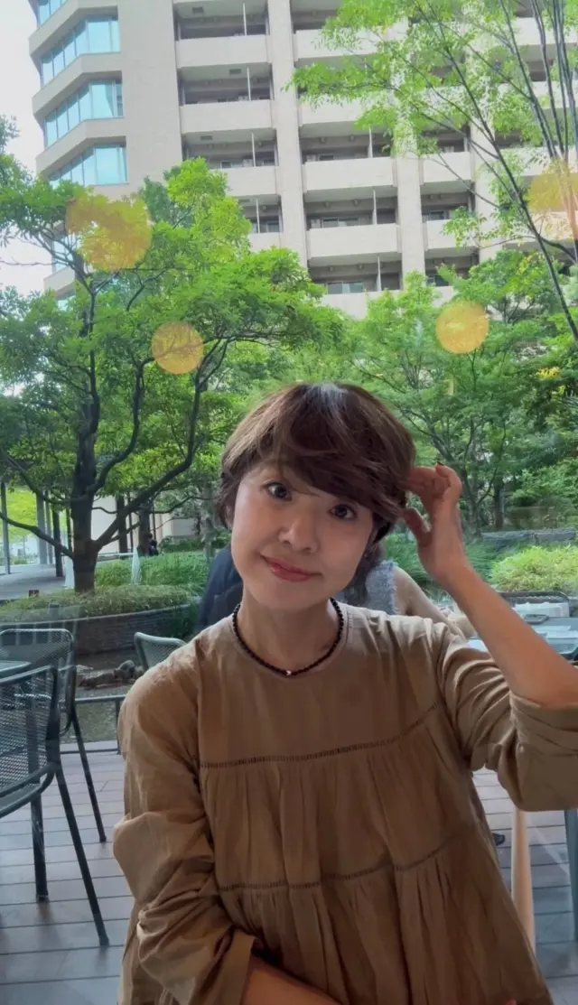 秋はモカ色のティアードワンピースで大阪満の画像_8