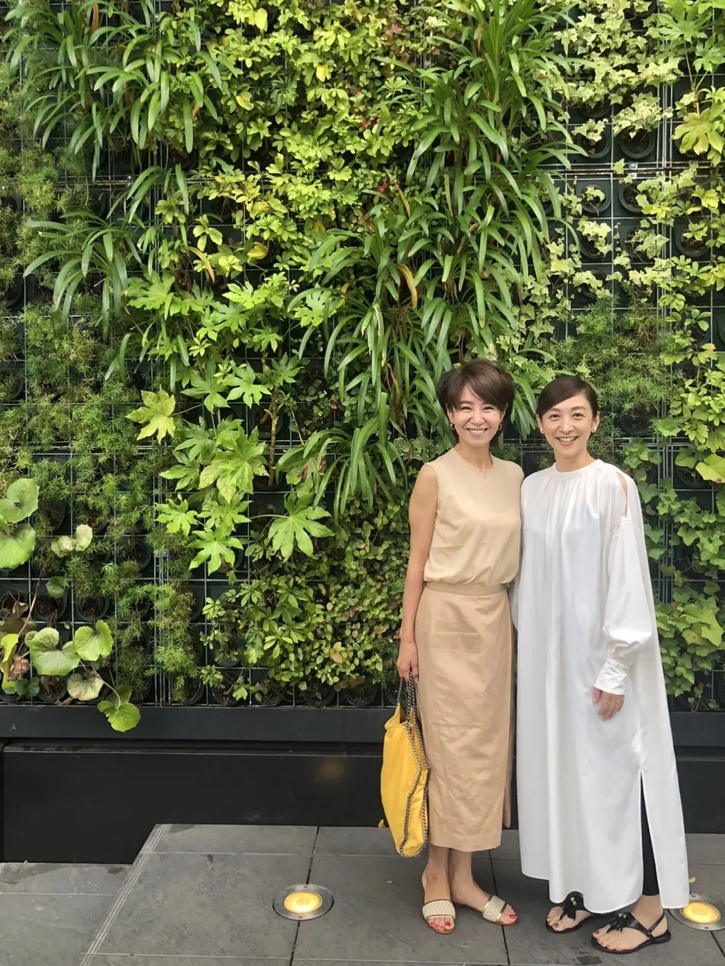 この夏の本命❤︎肩チラ見え白ワンピの画像_5