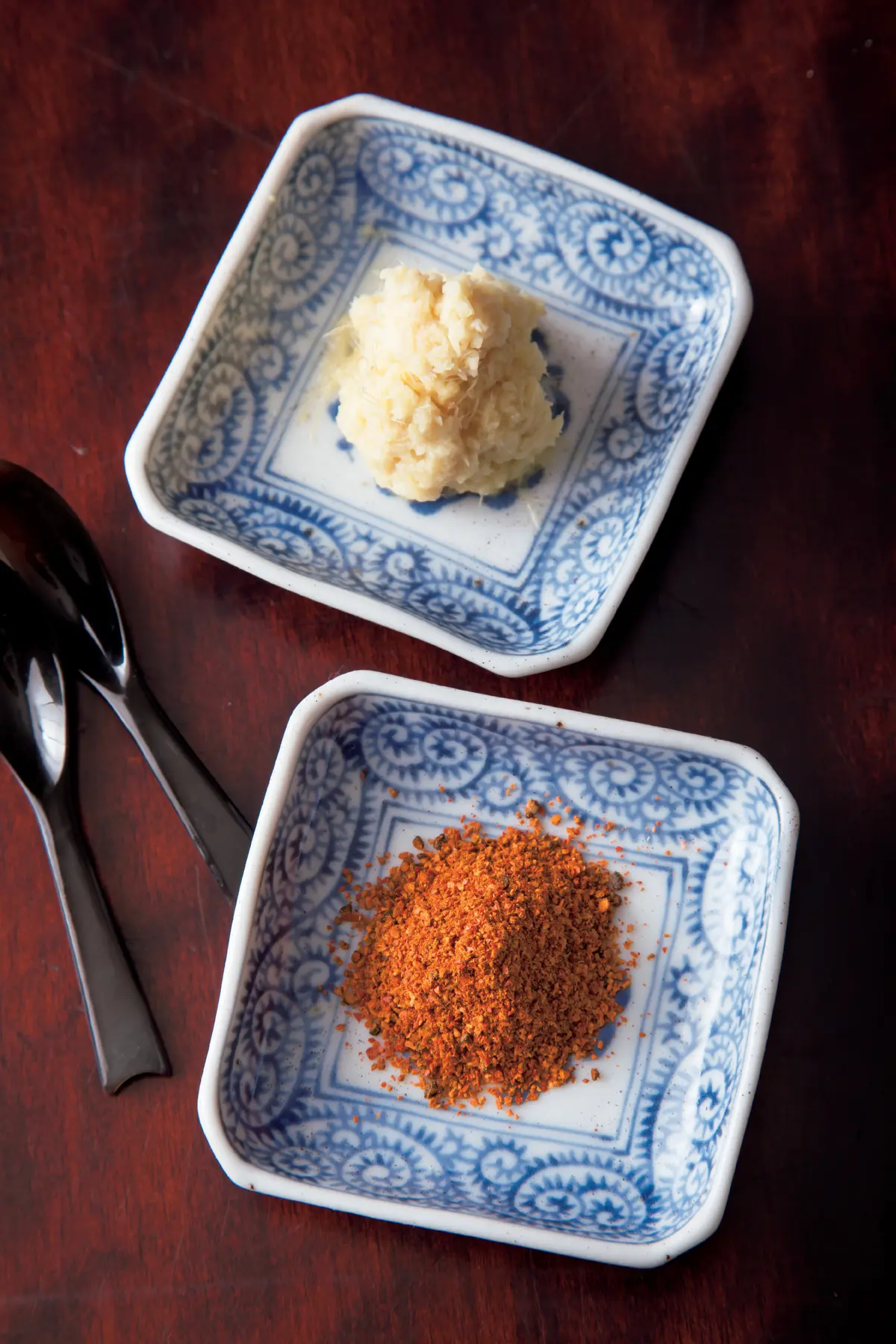 薬味は「おろししょうが」「七味唐辛子」